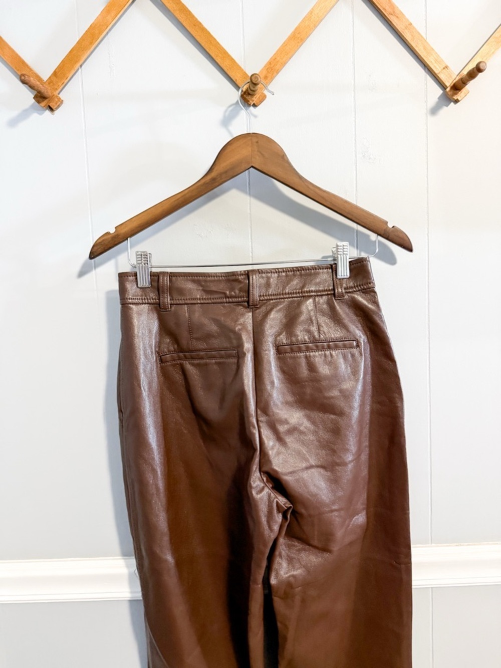 Aritzia Babaton Command vegan leather pants in coffee bean - Picture 10 of 12